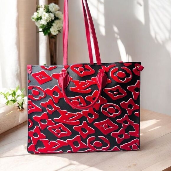 Louis Vuitton Tufted Monogram On The Go GM Limited Edition Tote - Picture 1 of 11